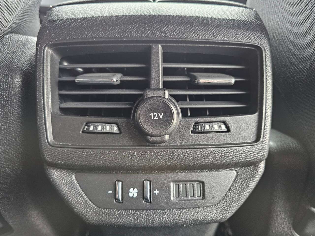 2022 PEUGEOT 5008 2022 PEUGEOT 5008