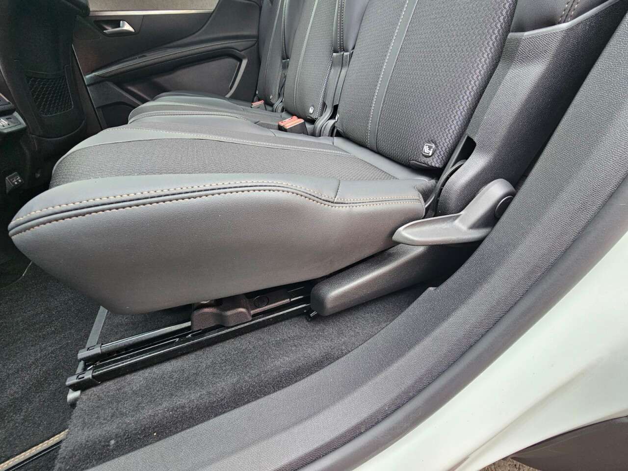 2022 PEUGEOT 5008 2022 PEUGEOT 5008