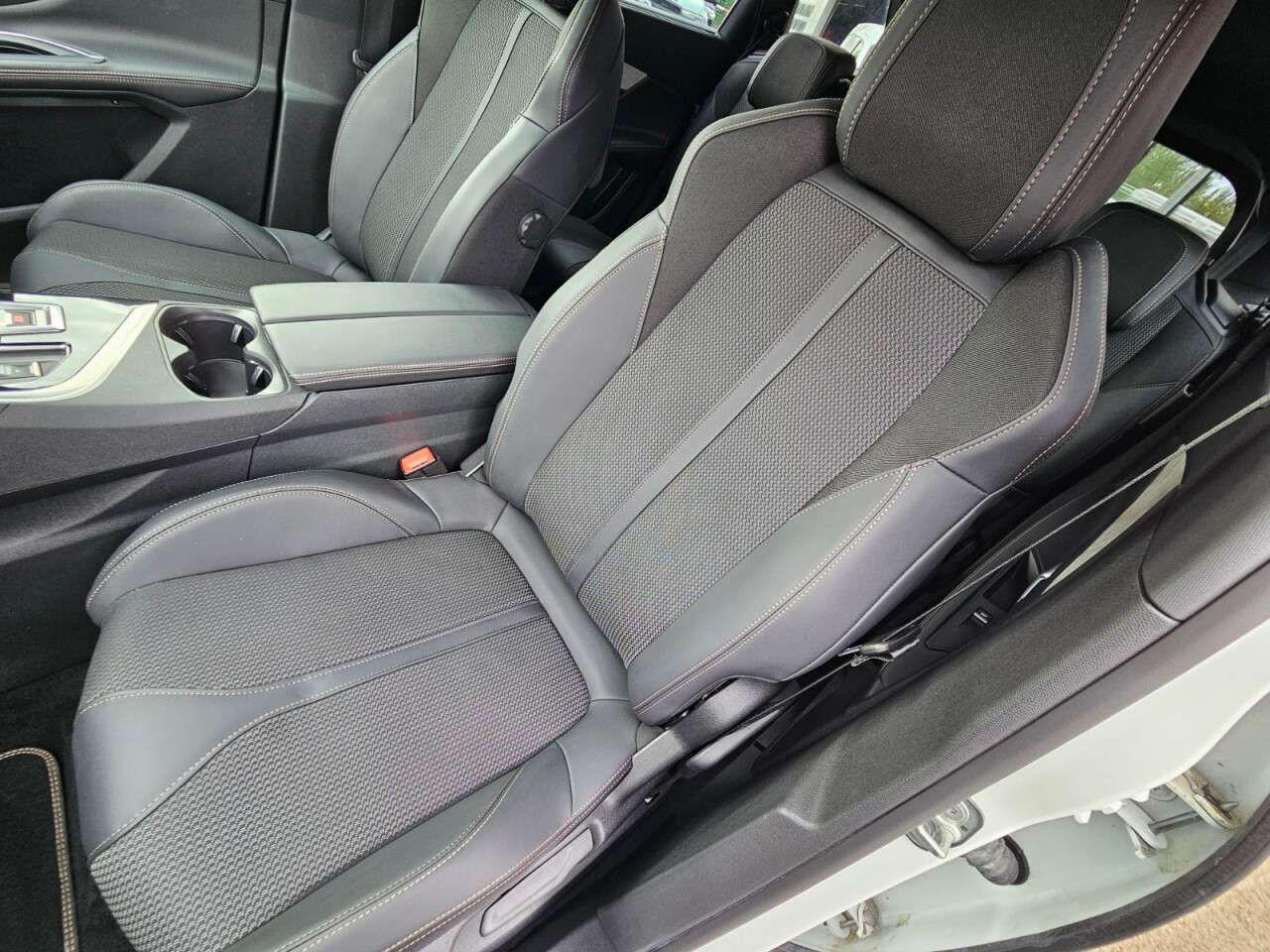 2022 PEUGEOT 5008 2022 PEUGEOT 5008