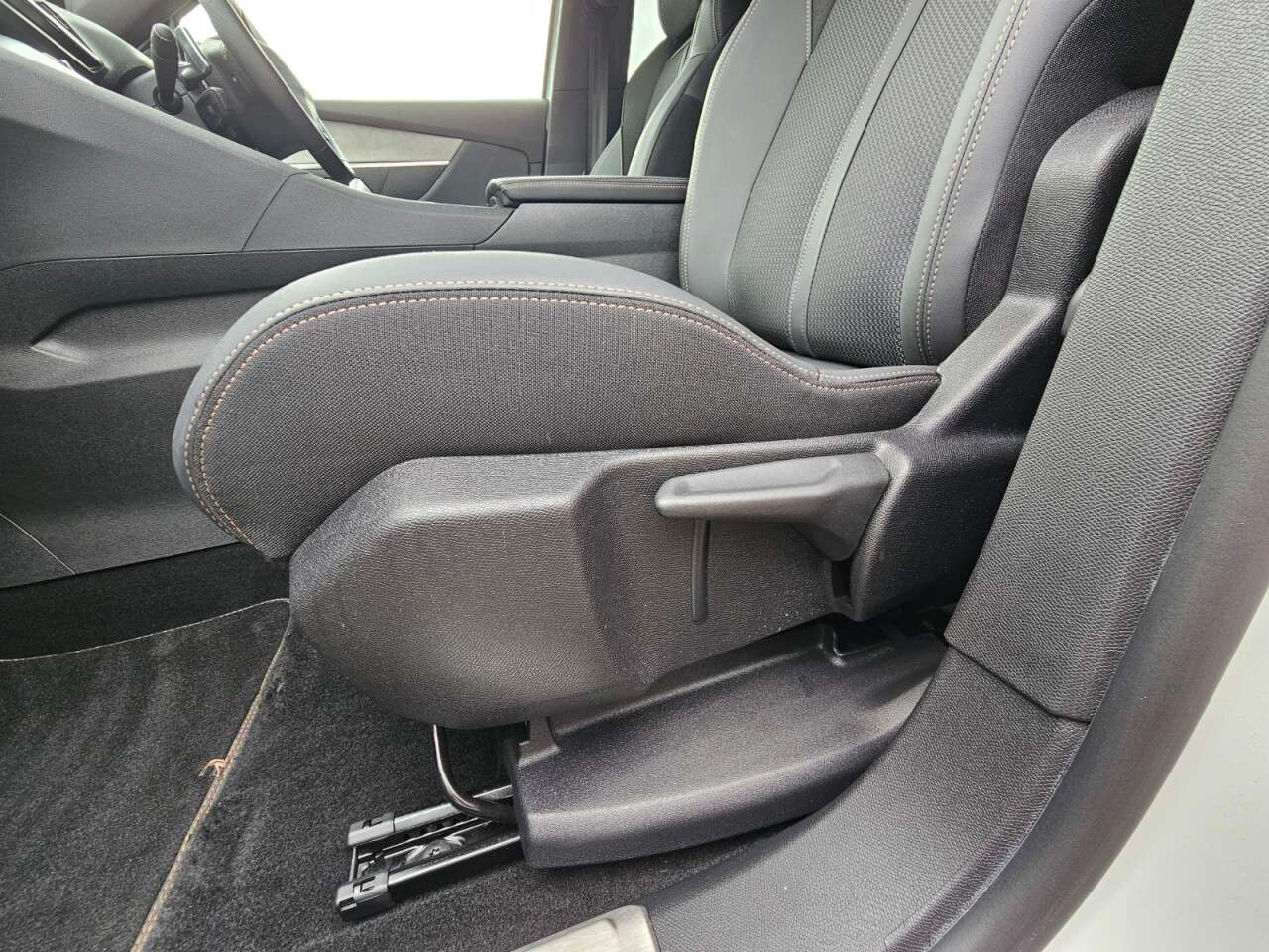 2022 PEUGEOT 5008 2022 PEUGEOT 5008