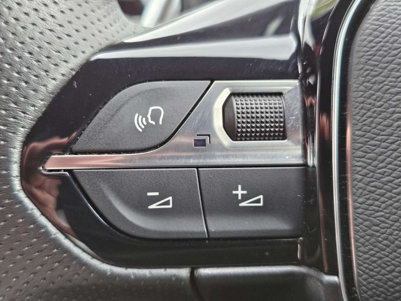 2022 PEUGEOT 5008 2022 PEUGEOT 5008
