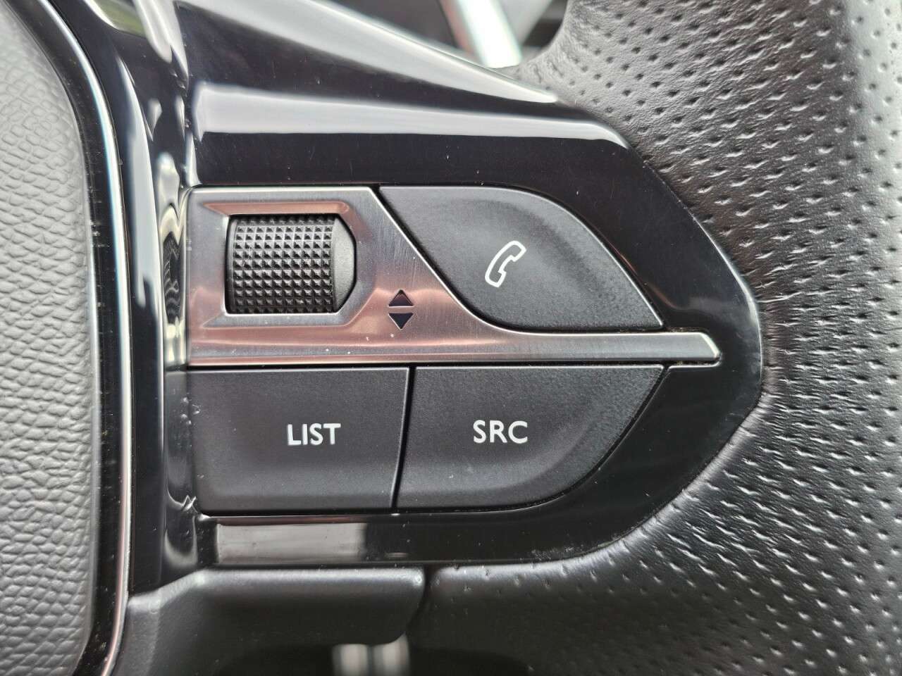 2022 PEUGEOT 5008 2022 PEUGEOT 5008