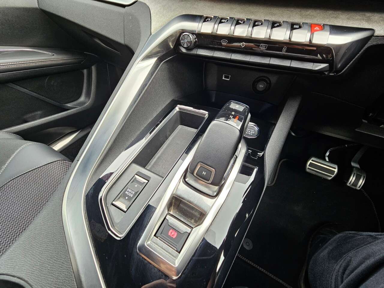 2022 PEUGEOT 5008 2022 PEUGEOT 5008