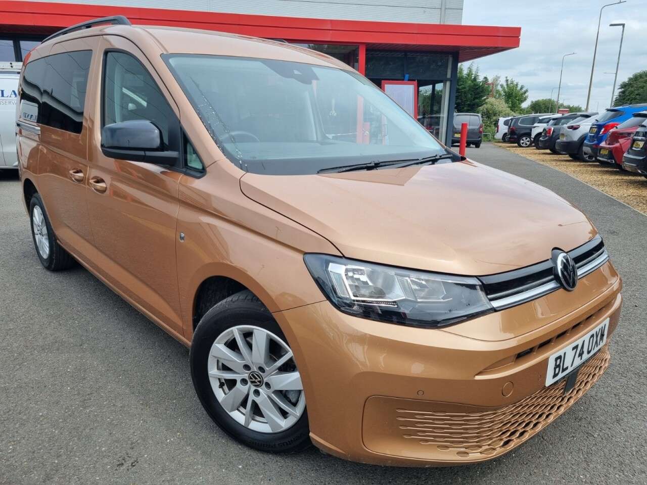 A 2024 VOLKSWAGEN CADDY MAXI 2.0 TDI Life MPV 5dr Diesel DSG Euro 6 (s/s) (122 ps) A 2024 VOLKSWAGEN CADDY MAXI 2.0 TDI Life MPV 5dr Diesel DSG Euro 6 (s/s) (122 ps)