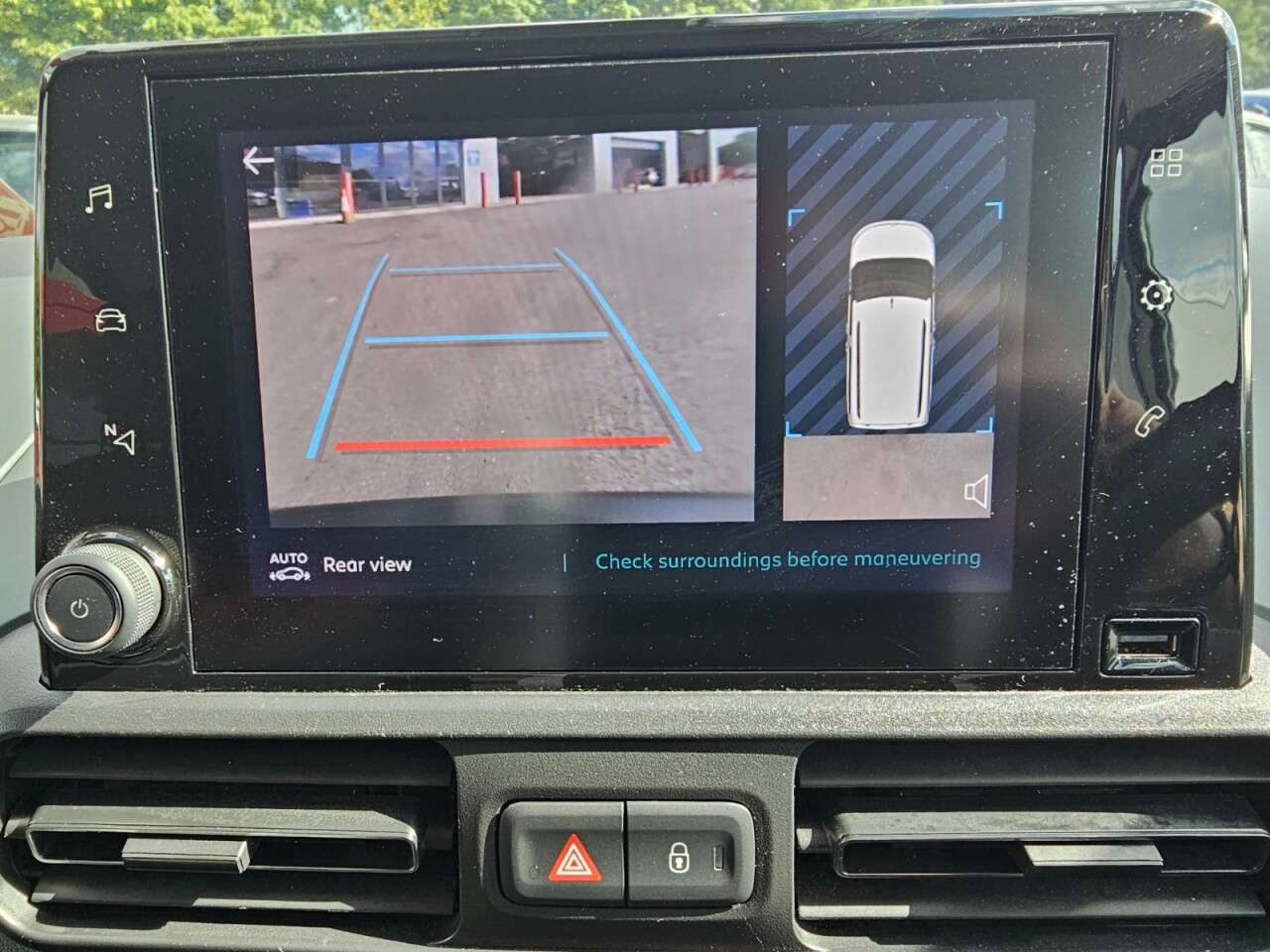 A 2023 CITROEN E-BERLINGO 50kWh Flair XTR M MPV 5dr Electric Auto (7.4kW Charger) (136 ps) A 2023 CITROEN E-BERLINGO 50kWh Flair XTR M MPV 5dr Electric Auto (7.4kW Charger) (136 ps)