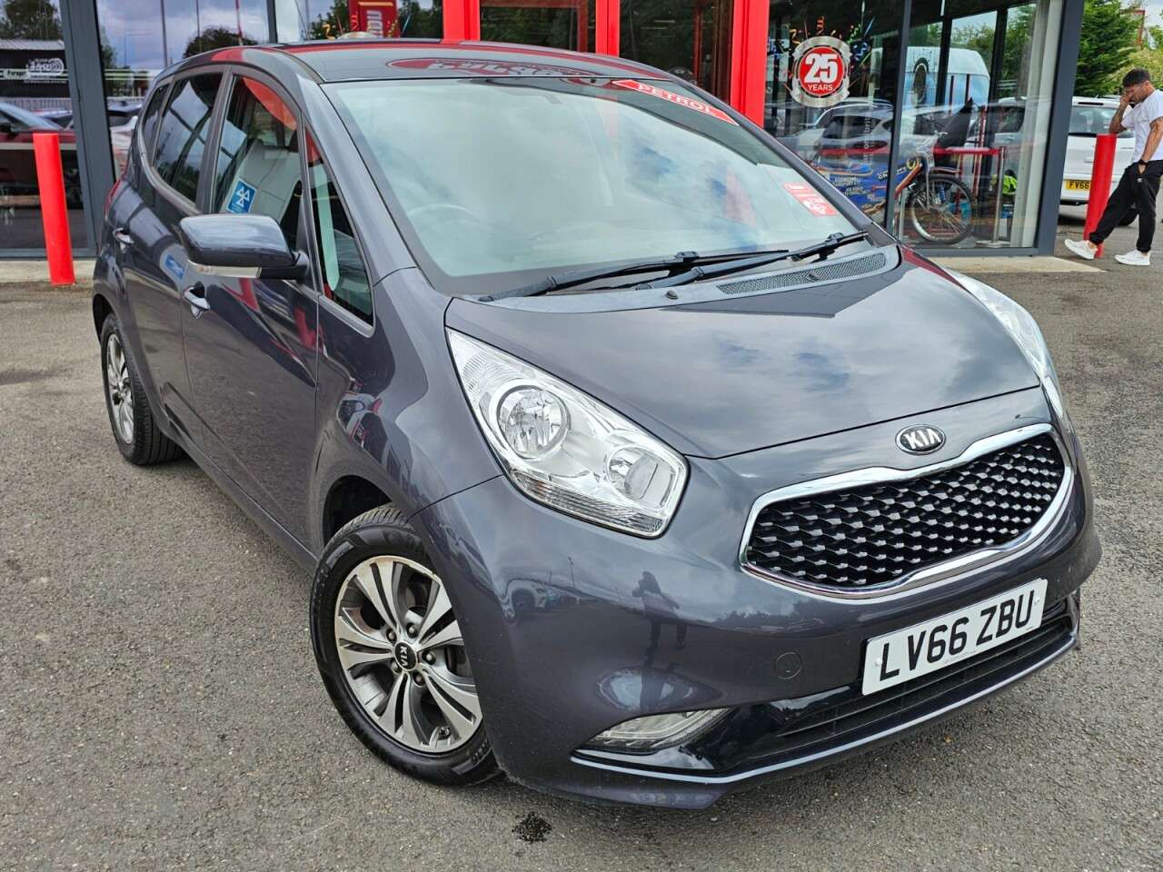 A 2016 KIA VENGA 1.6 3 MPV 5dr Petrol Auto Euro 6 (123 bhp) A 2016 KIA VENGA 1.6 3 MPV 5dr Petrol Auto Euro 6 (123 bhp)