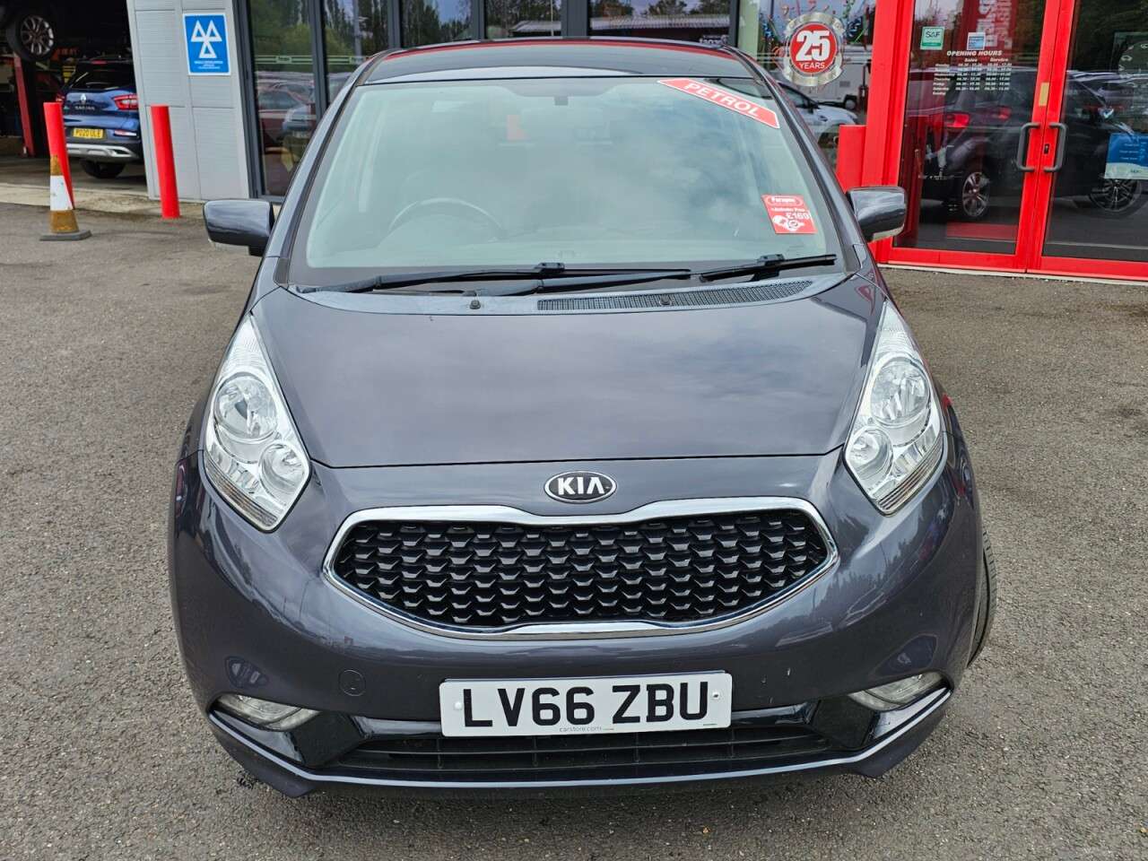 A 2016 KIA VENGA 1.6 3 MPV 5dr Petrol Auto Euro 6 (123 bhp) A 2016 KIA VENGA 1.6 3 MPV 5dr Petrol Auto Euro 6 (123 bhp)