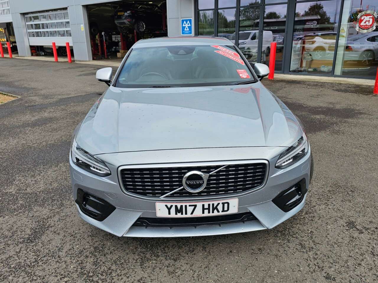 A 2017 VOLVO S90 2.0 D4 R-Design Saloon 4dr Diesel Auto Euro 6 (s/s) (190 ps) A 2017 VOLVO S90 2.0 D4 R-Design Saloon 4dr Diesel Auto Euro 6 (s/s) (190 ps)