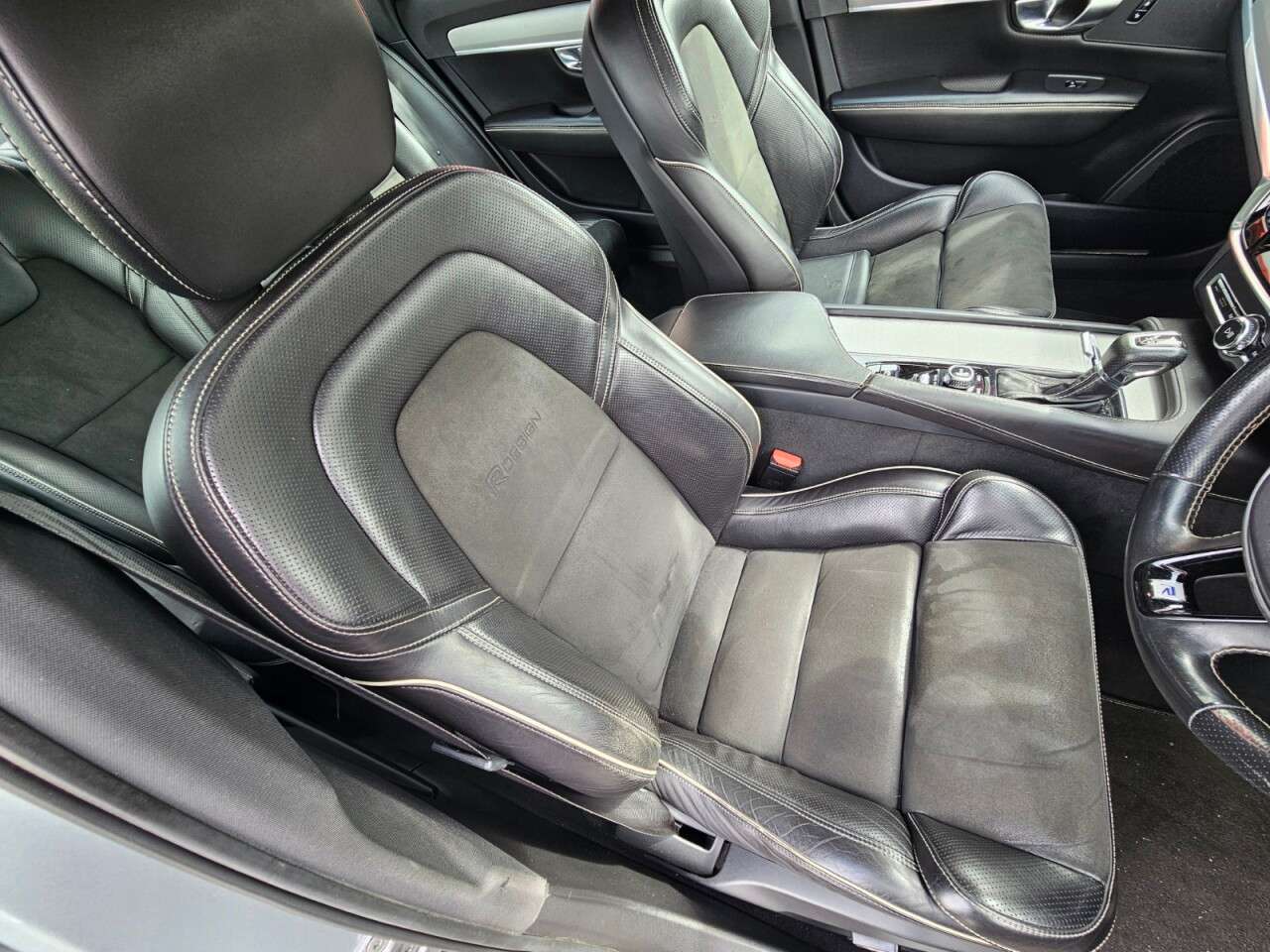 2017 VOLVO S90 2017 VOLVO S90