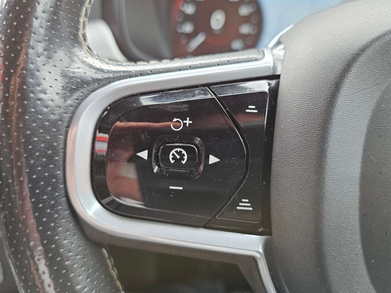 2017 VOLVO S90 2017 VOLVO S90