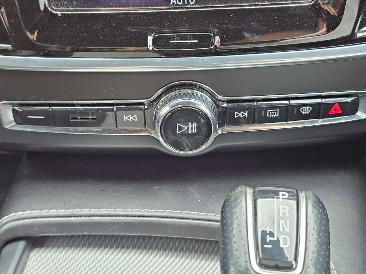2017 VOLVO S90 2017 VOLVO S90