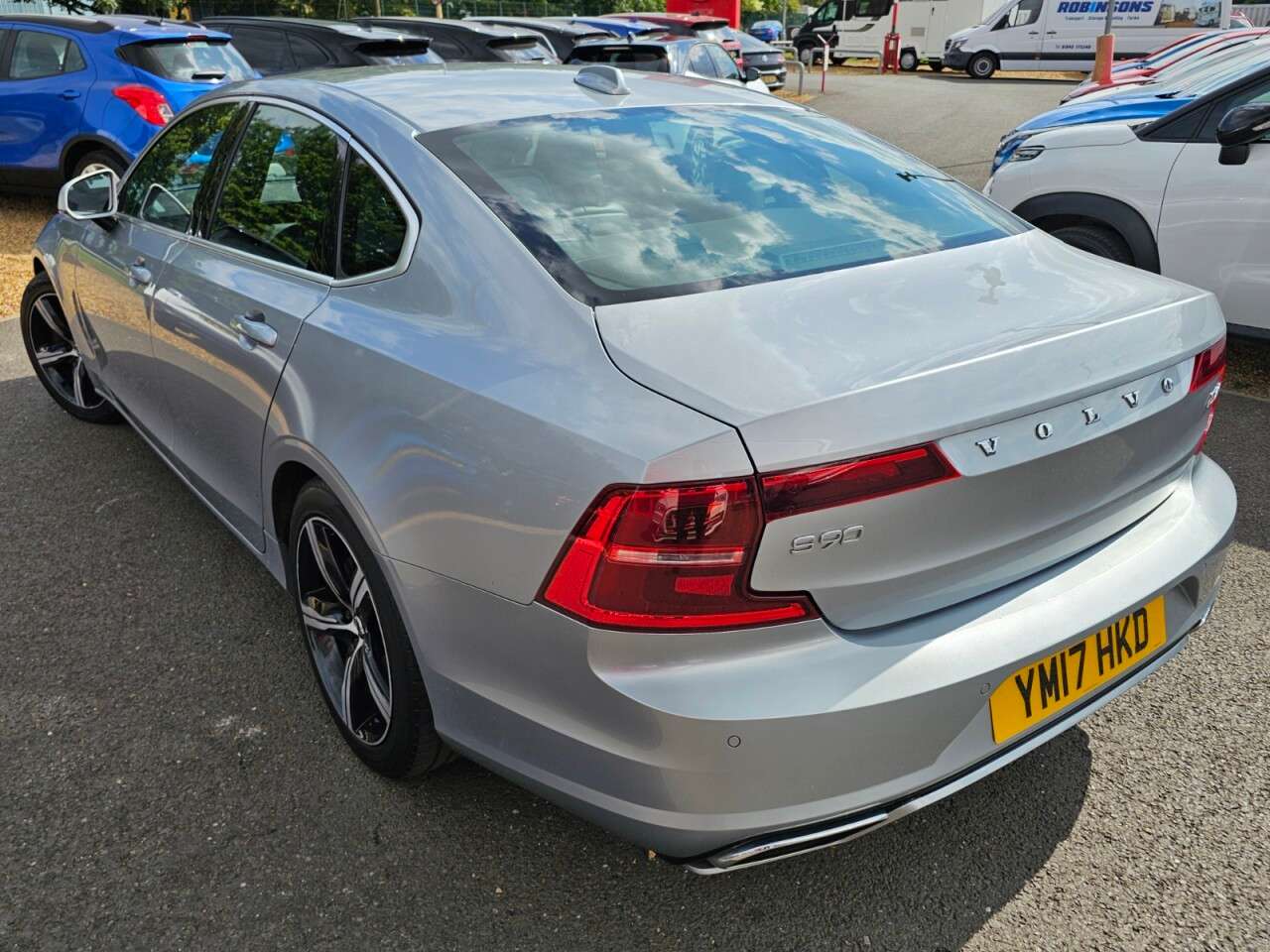 2017 VOLVO S90 2017 VOLVO S90