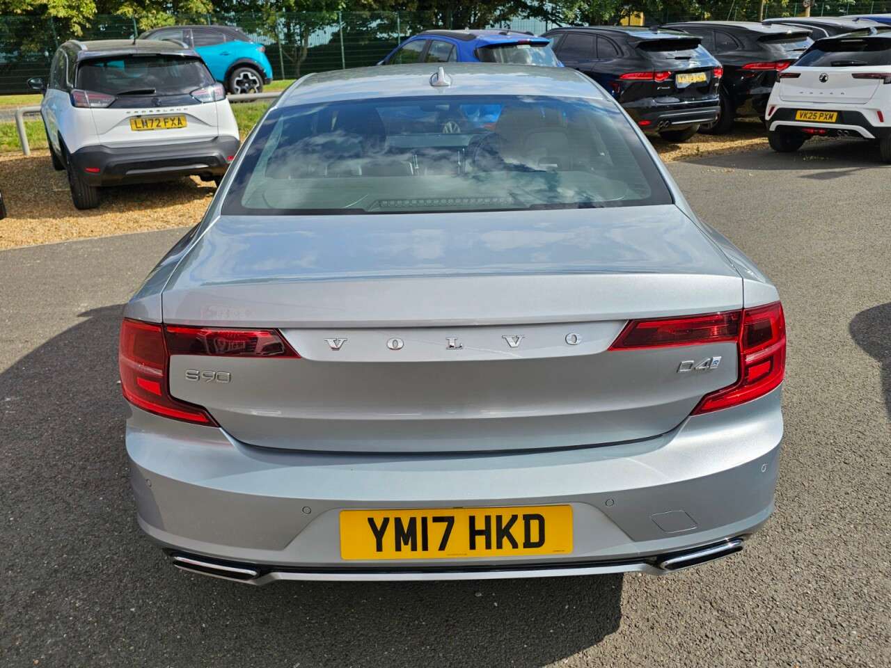 2017 VOLVO S90 2017 VOLVO S90