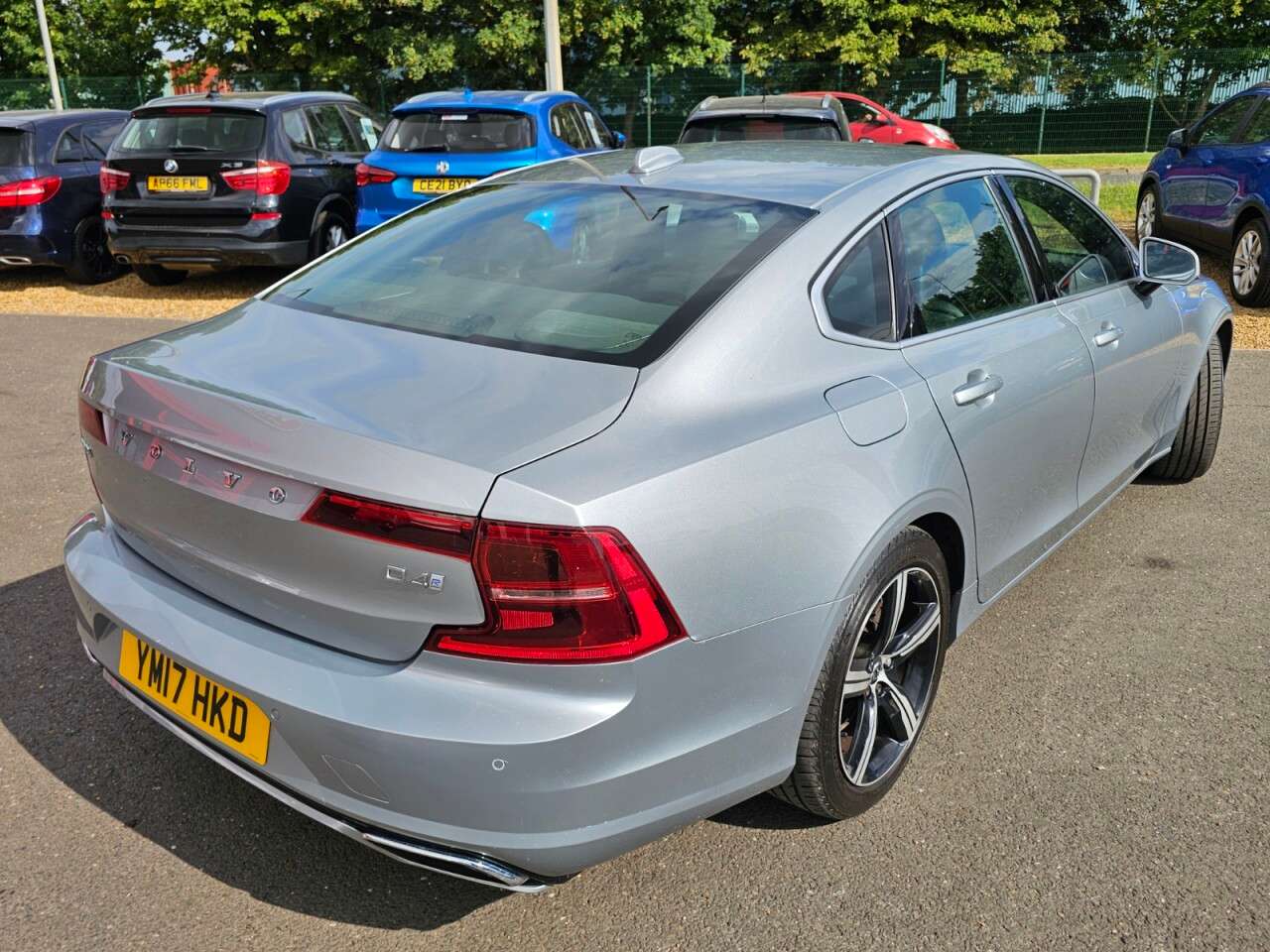 2017 VOLVO S90 2017 VOLVO S90