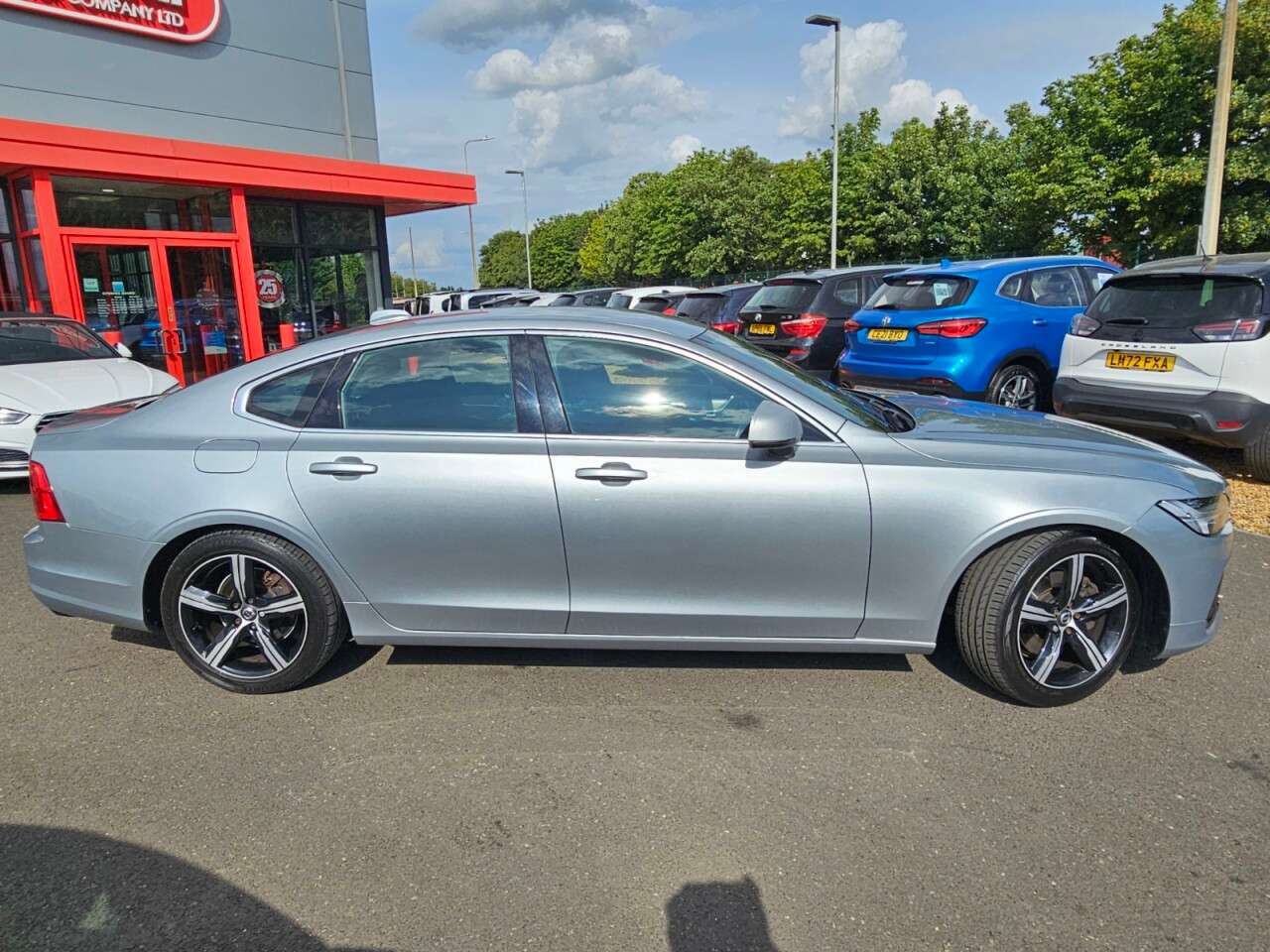 2017 VOLVO S90 2017 VOLVO S90