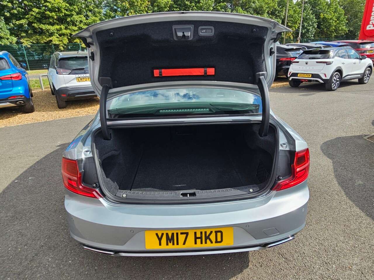 2017 VOLVO S90 2017 VOLVO S90