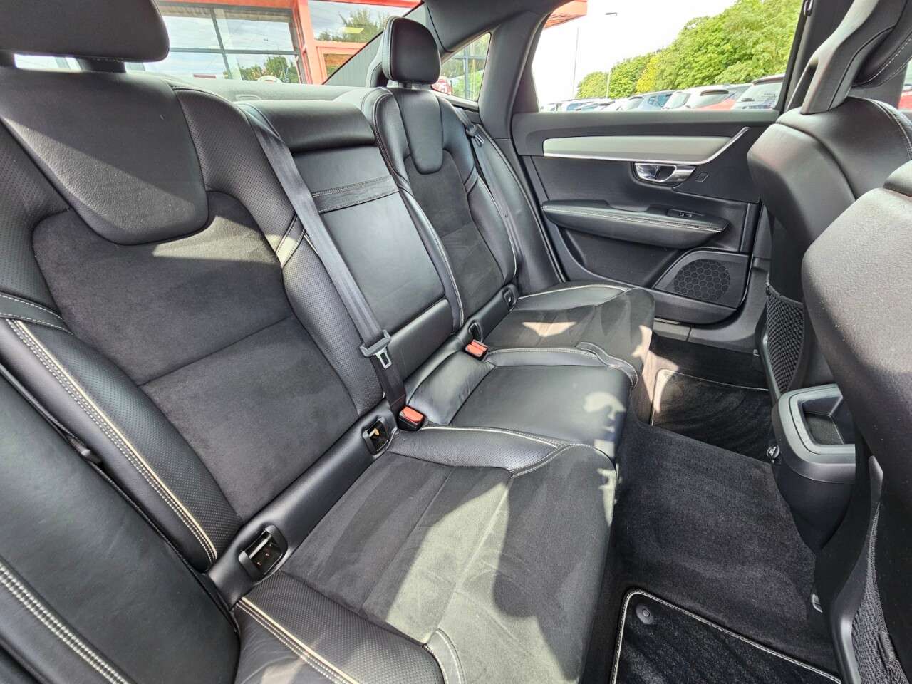 2017 VOLVO S90 2017 VOLVO S90