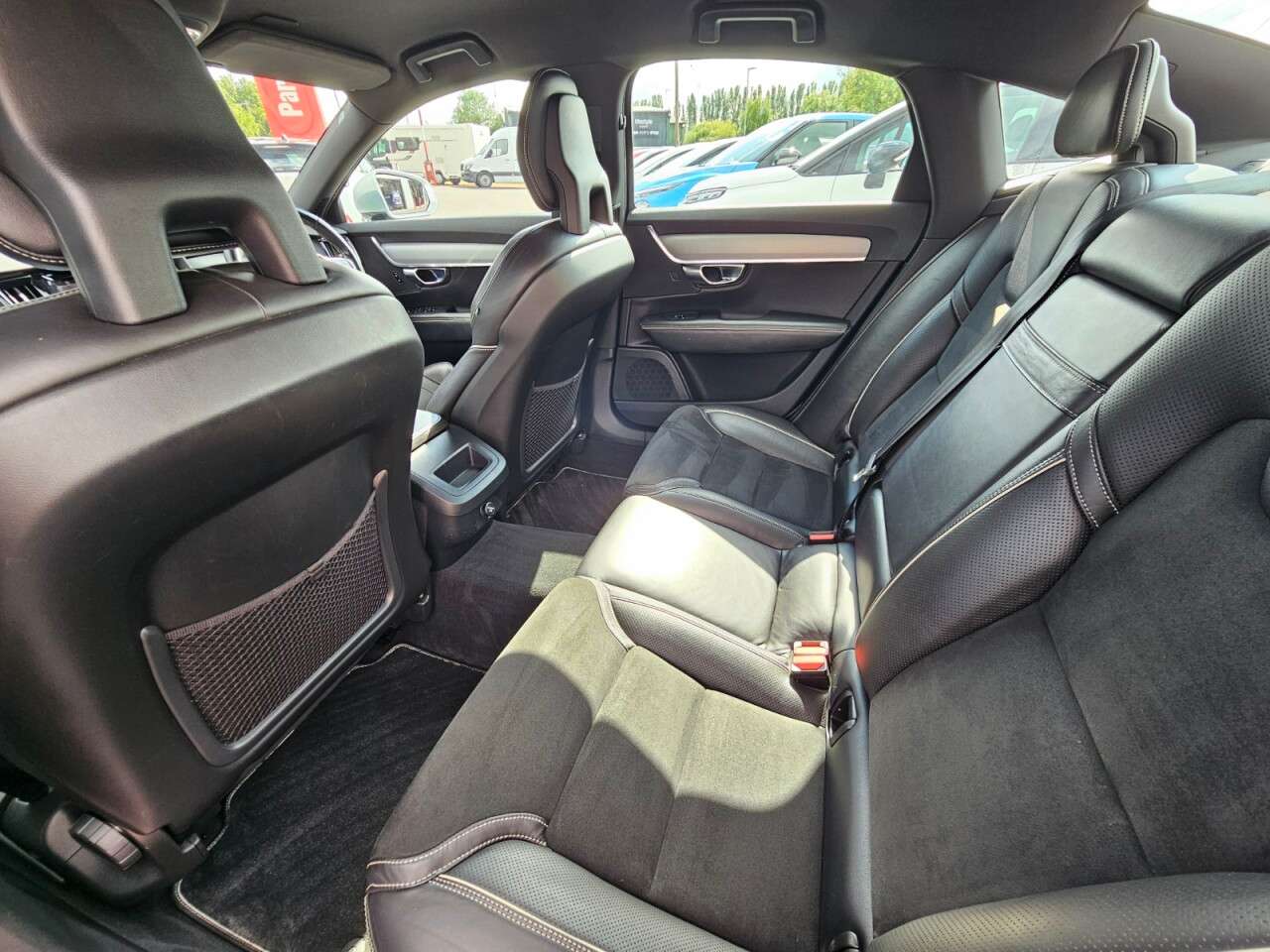 2017 VOLVO S90 2017 VOLVO S90