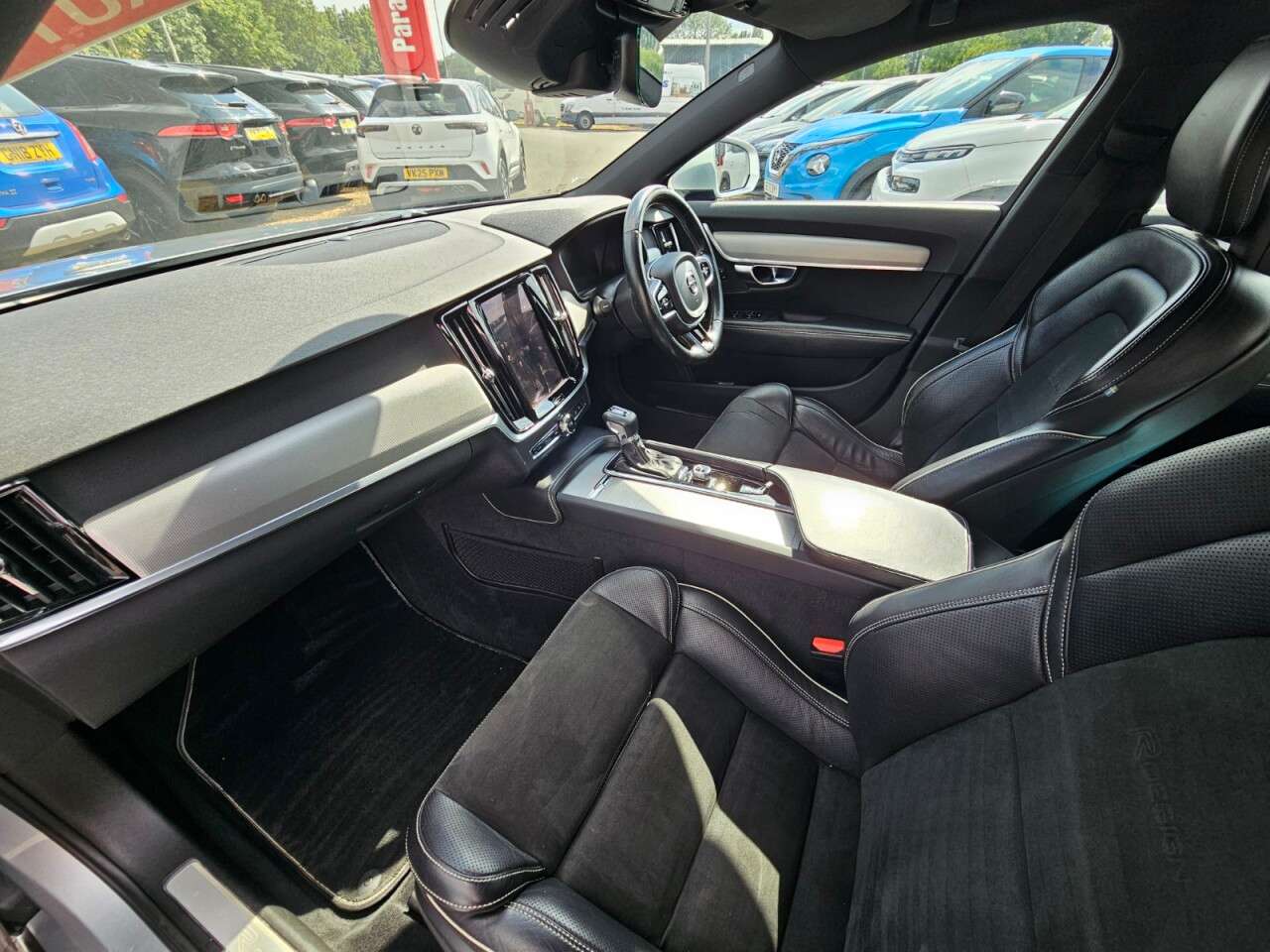 2017 VOLVO S90 2017 VOLVO S90