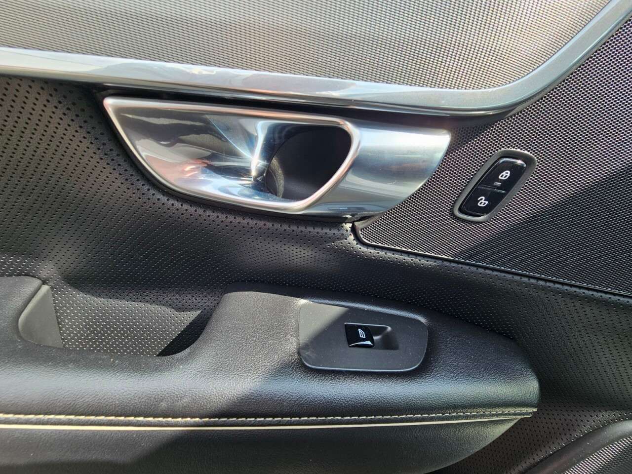2017 VOLVO S90 2017 VOLVO S90