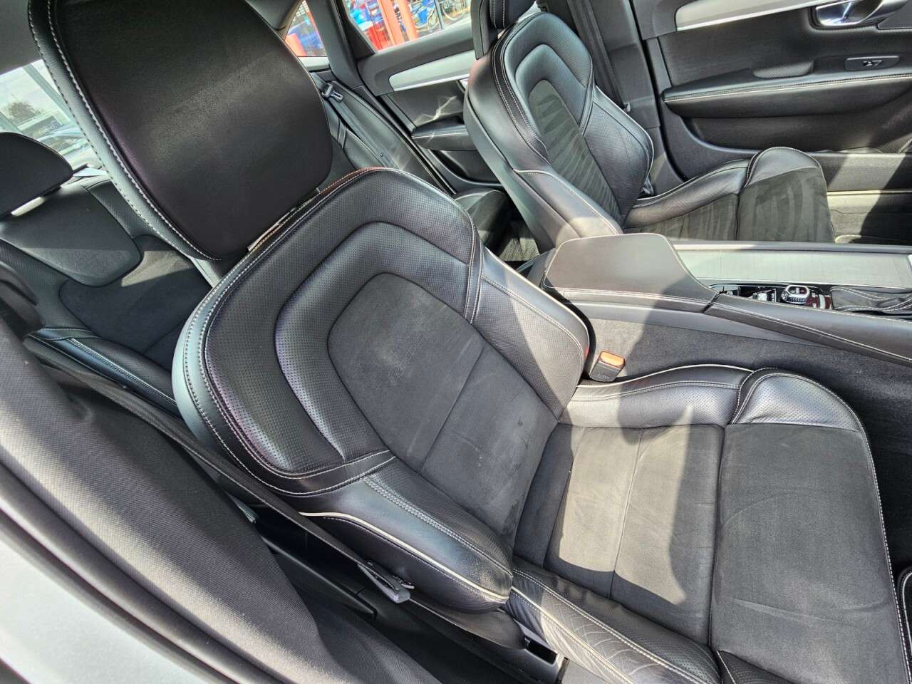 2017 VOLVO S90 2017 VOLVO S90