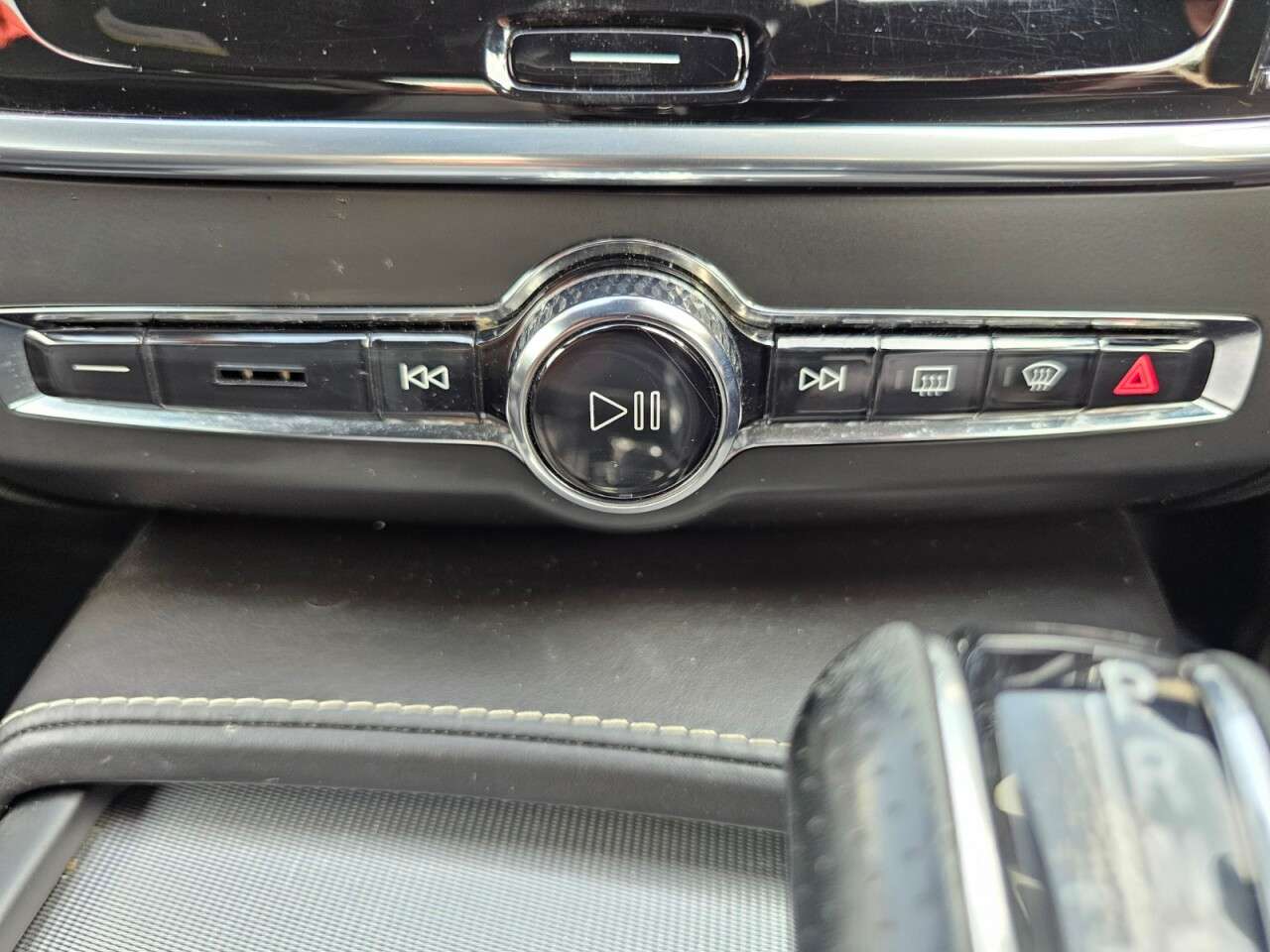 2017 VOLVO S90 2017 VOLVO S90