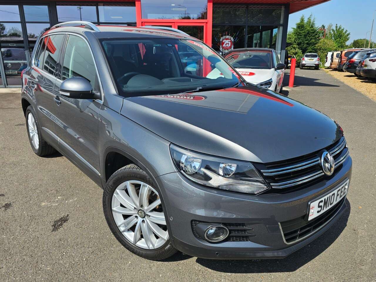 A 2015 VOLKSWAGEN TIGUAN 2.0 TDI BlueMotion Tech Match Edition SUV 5dr Diesel Manual 2WD Euro 6 (s/s A 2015 VOLKSWAGEN TIGUAN 2.0 TDI BlueMotion Tech Match Edition SUV 5dr Diesel Manual 2WD Euro 6 (s/s