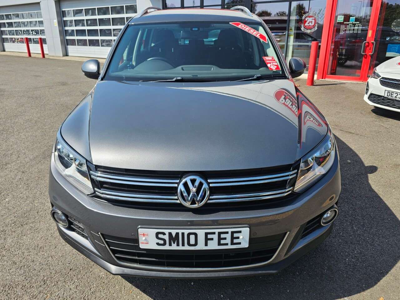 A 2015 VOLKSWAGEN TIGUAN 2.0 TDI BlueMotion Tech Match Edition SUV 5dr Diesel Manual 2WD Euro 6 (s/s A 2015 VOLKSWAGEN TIGUAN 2.0 TDI BlueMotion Tech Match Edition SUV 5dr Diesel Manual 2WD Euro 6 (s/s