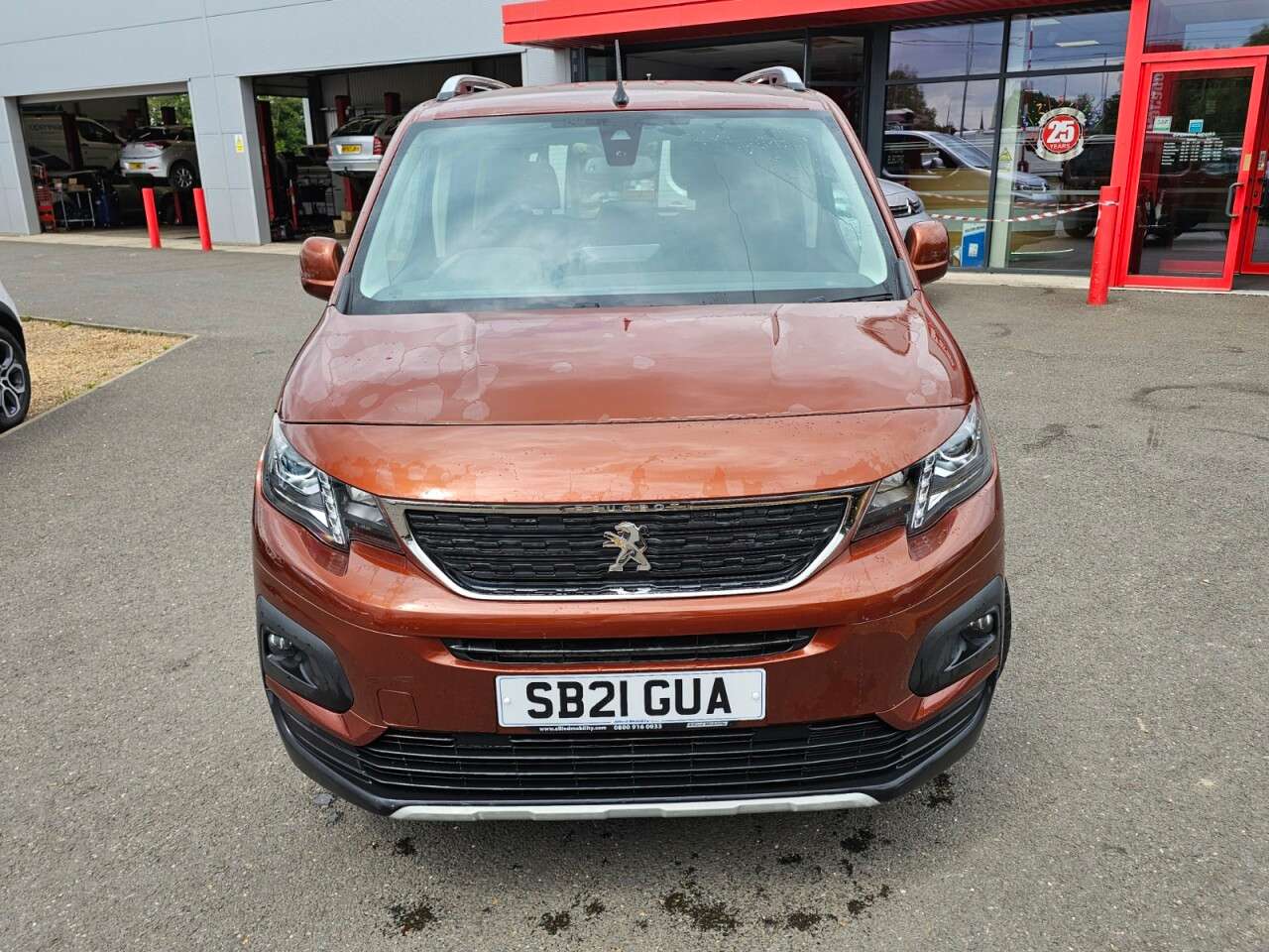 A 2021 PEUGEOT RIFTER 1.5 BlueHDi Allure Premium Standard MPV 5dr Diesel Manual Euro 6 (s/s) (100 A 2021 PEUGEOT RIFTER 1.5 BlueHDi Allure Premium Standard MPV 5dr Diesel Manual Euro 6 (s/s) (100