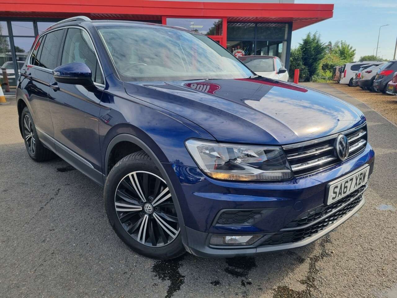 A 2017 VOLKSWAGEN TIGUAN 2.0 TDI SE SUV 5dr Diesel Manual 4Motion Euro 6 (s/s) (150 ps) A 2017 VOLKSWAGEN TIGUAN 2.0 TDI SE SUV 5dr Diesel Manual 4Motion Euro 6 (s/s) (150 ps)