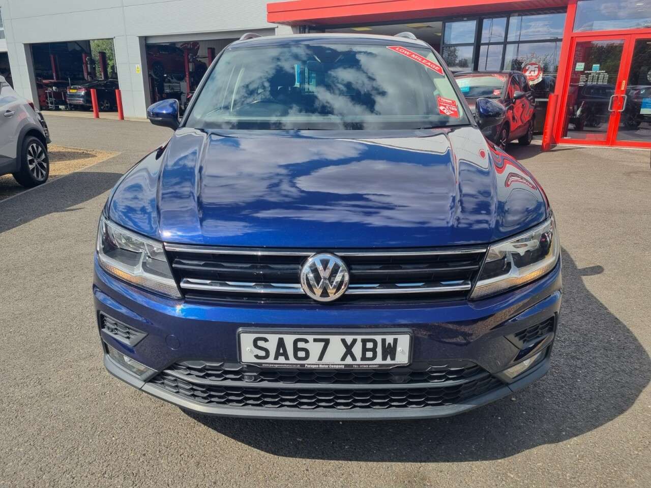 A 2017 VOLKSWAGEN TIGUAN 2.0 TDI SE SUV 5dr Diesel Manual 4Motion Euro 6 (s/s) (150 ps) A 2017 VOLKSWAGEN TIGUAN 2.0 TDI SE SUV 5dr Diesel Manual 4Motion Euro 6 (s/s) (150 ps)
