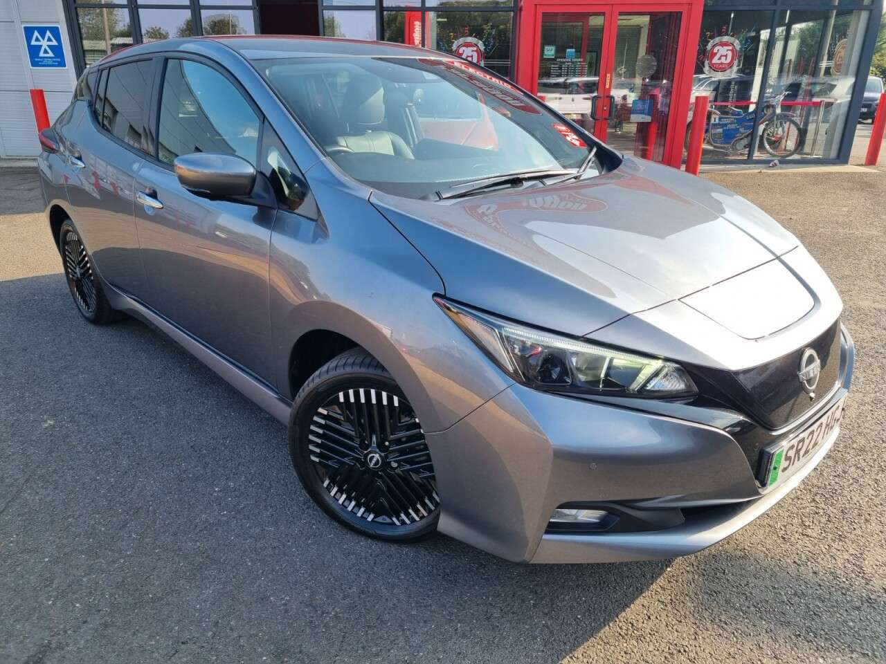 A 2022 NISSAN LEAF 59kWh e+ N-Connecta Hatchback 5dr Electric Auto (217 ps) A 2022 NISSAN LEAF 59kWh e+ N-Connecta Hatchback 5dr Electric Auto (217 ps)
