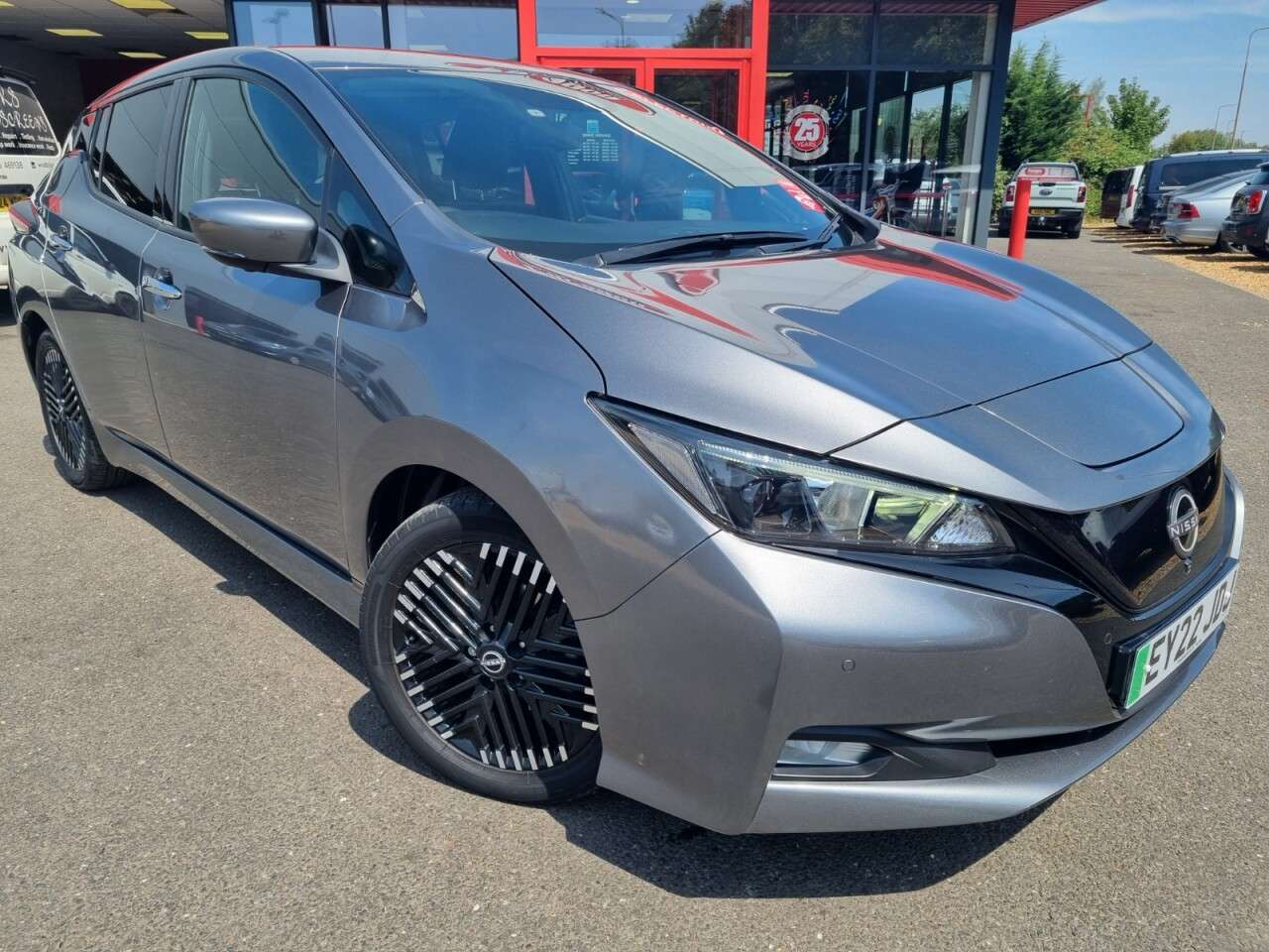 A 2022 NISSAN LEAF 39kWh N-Connecta Hatchback 5dr Electric Auto (150 ps) A 2022 NISSAN LEAF 39kWh N-Connecta Hatchback 5dr Electric Auto (150 ps)