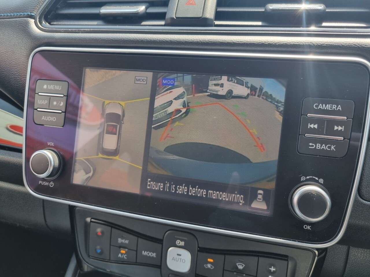 A 2022 NISSAN LEAF 39kWh N-Connecta Hatchback 5dr Electric Auto (150 ps) A 2022 NISSAN LEAF 39kWh N-Connecta Hatchback 5dr Electric Auto (150 ps)