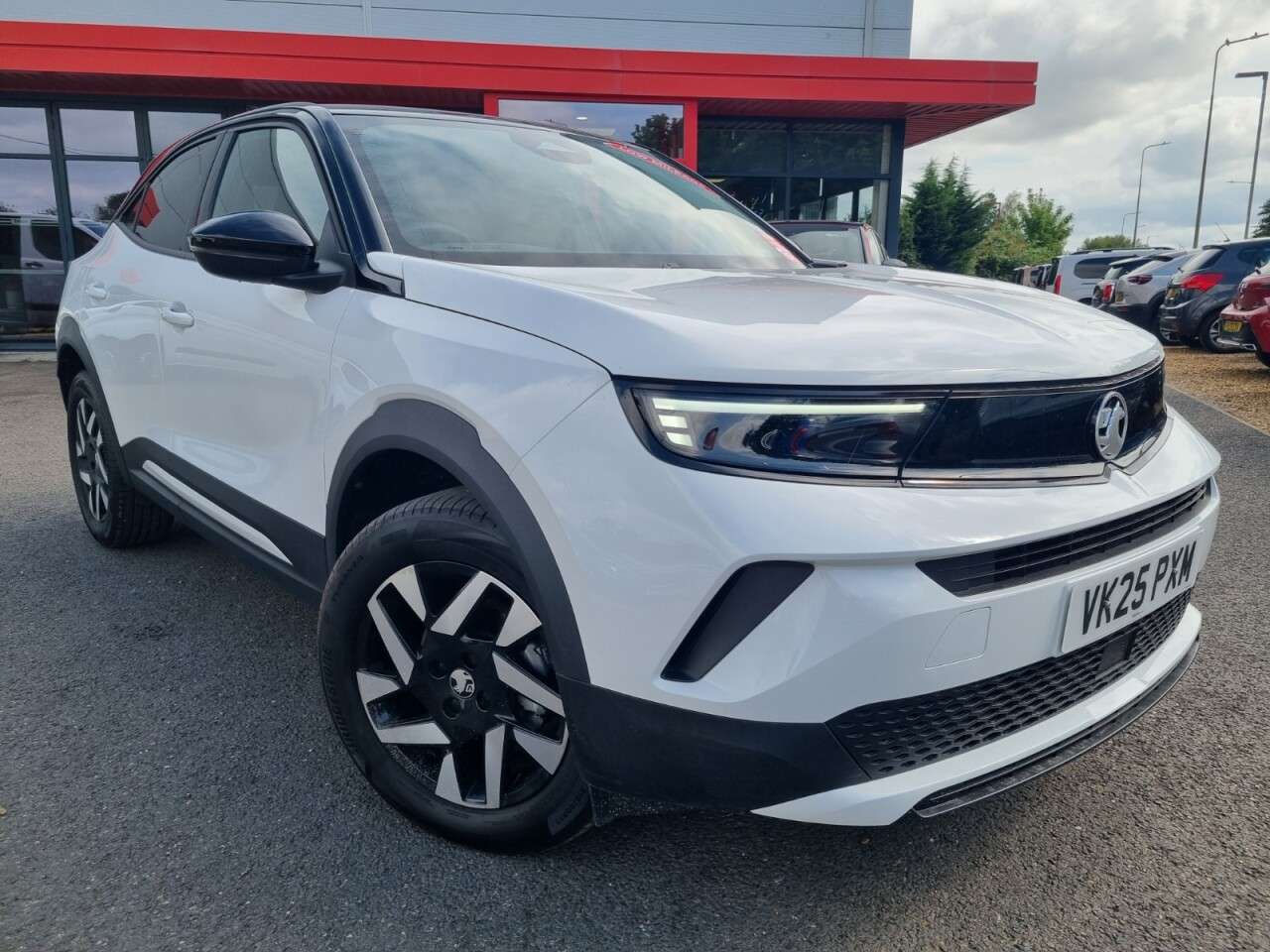 A 2025 VAUXHALL MOKKA 1.2 Turbo Griffin SUV 5dr Petrol Auto Euro 6 (s/s) (130 ps) A 2025 VAUXHALL MOKKA 1.2 Turbo Griffin SUV 5dr Petrol Auto Euro 6 (s/s) (130 ps)