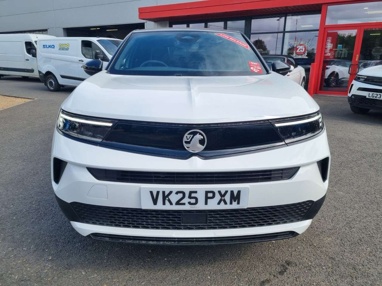 A 2025 VAUXHALL MOKKA 1.2 Turbo Griffin SUV 5dr Petrol Auto Euro 6 (s/s) (130 ps) A 2025 VAUXHALL MOKKA 1.2 Turbo Griffin SUV 5dr Petrol Auto Euro 6 (s/s) (130 ps)