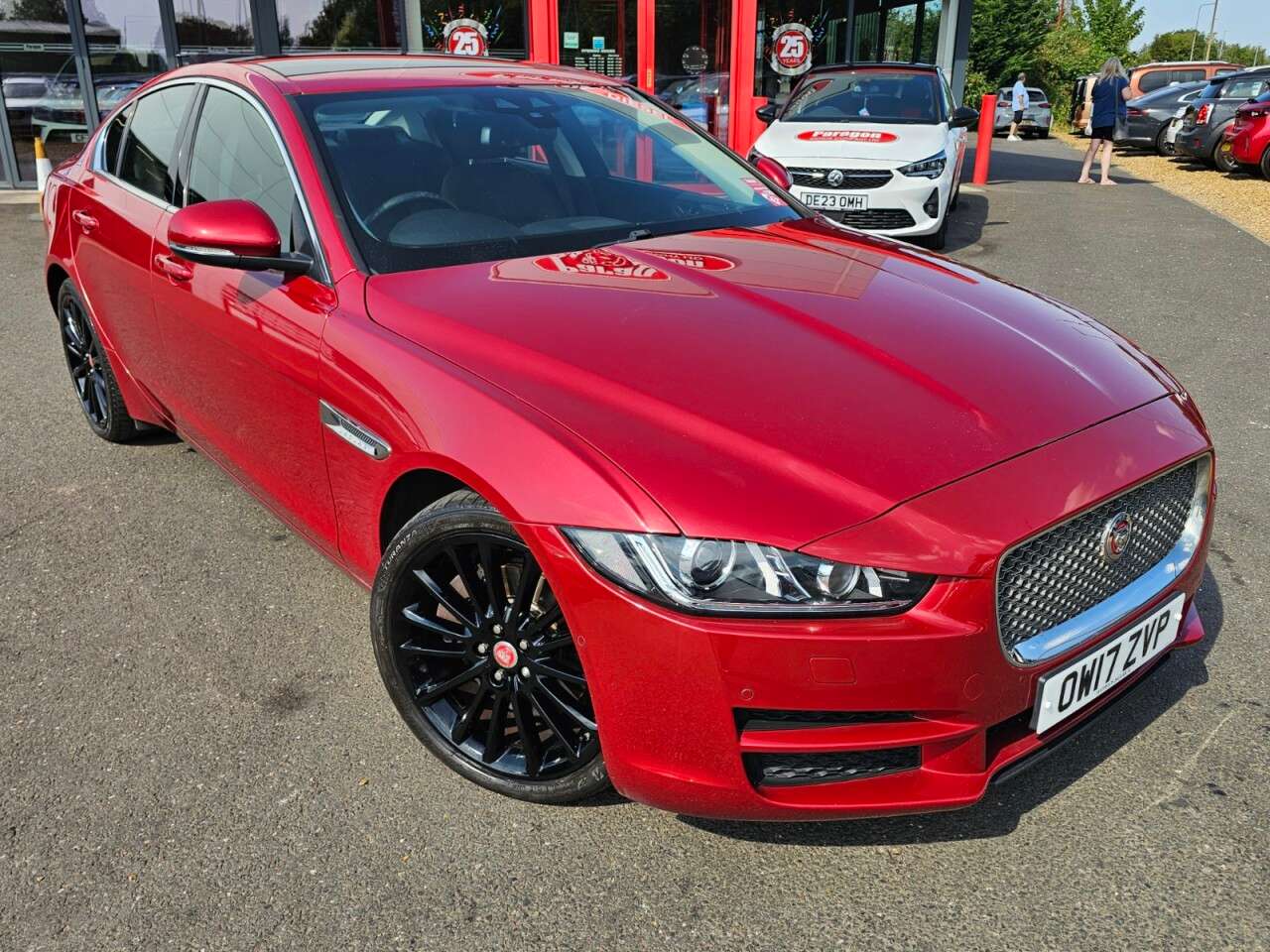 A 2017 JAGUAR XE 2.0d Portfolio Saloon 4dr Diesel Auto AWD Euro 6 (s/s) (240 ps) A 2017 JAGUAR XE 2.0d Portfolio Saloon 4dr Diesel Auto AWD Euro 6 (s/s) (240 ps)