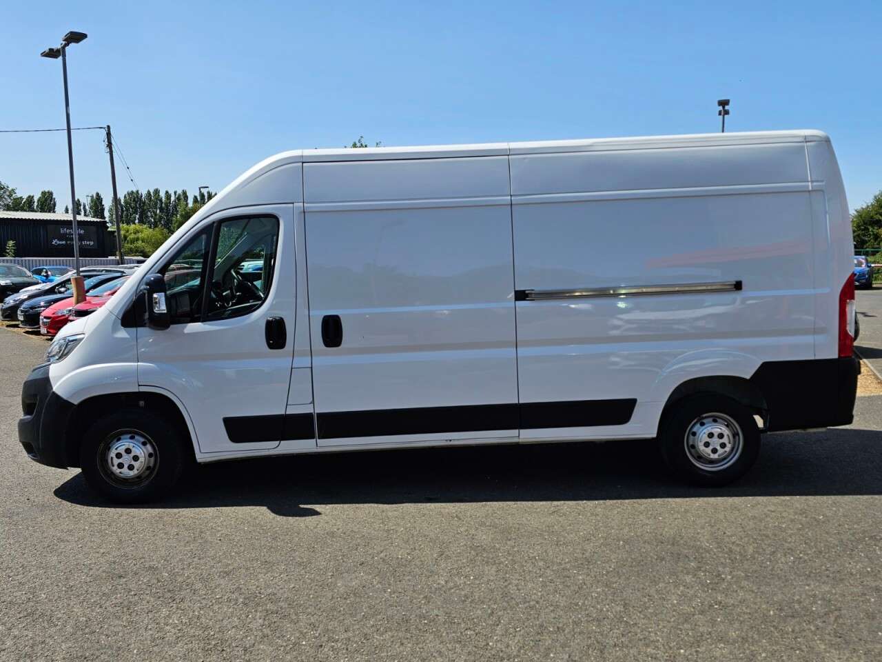 A 2023 CITROEN RELAY 2.2 BlueHDi 35 Enterprise Edition Panel Van 5dr Diesel Manual L3 High Roof A 2023 CITROEN RELAY 2.2 BlueHDi 35 Enterprise Edition Panel Van 5dr Diesel Manual L3 High Roof