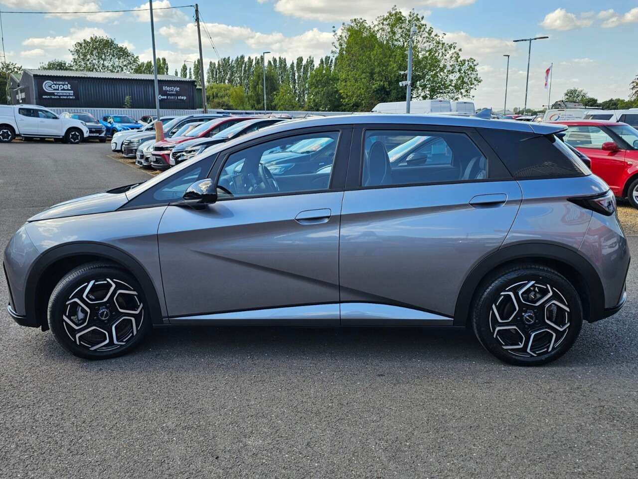A 2024 BYD DOLPHIN 60.48kWh Comfort Hatchback 5dr Electric Auto (204 ps) A 2024 BYD DOLPHIN 60.48kWh Comfort Hatchback 5dr Electric Auto (204 ps)