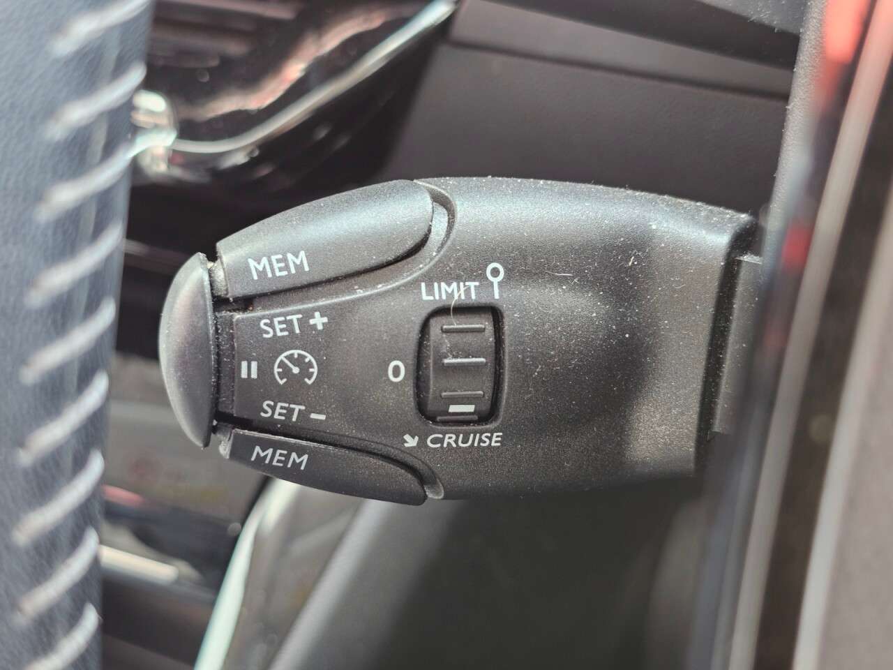 2020 PEUGEOT 2008 2020 PEUGEOT 2008
