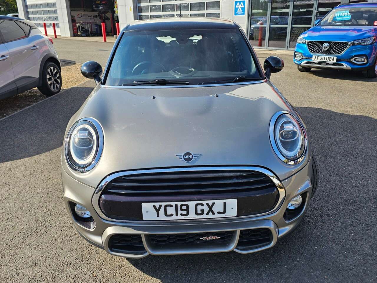 A 2019 MINI HATCH 1.5 Cooper Sport Hatchback 5dr Petrol Manual Euro 6 (s/s) (136 ps) A 2019 MINI HATCH 1.5 Cooper Sport Hatchback 5dr Petrol Manual Euro 6 (s/s) (136 ps)