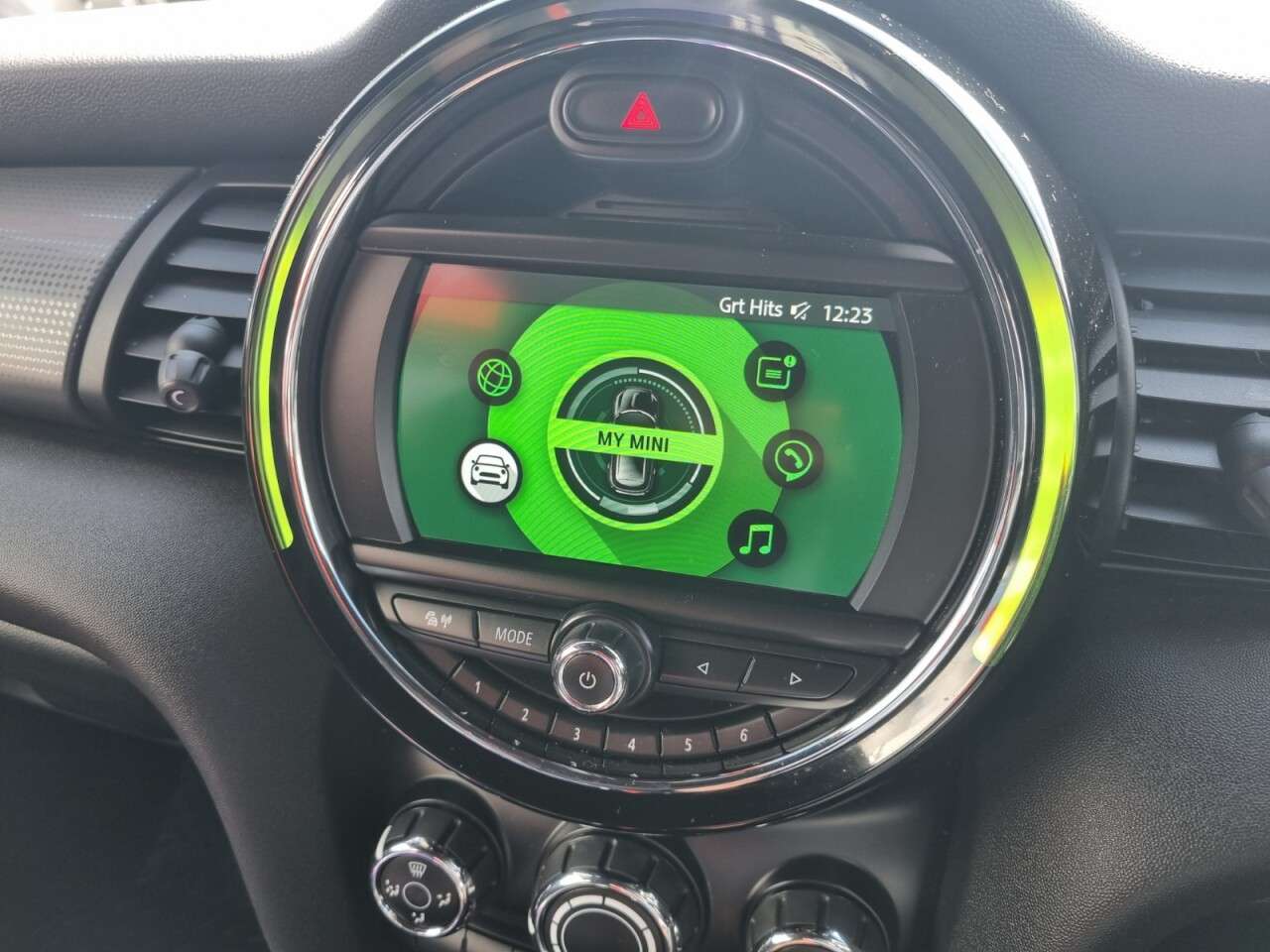 A 2019 MINI HATCH 1.5 Cooper Sport Hatchback 5dr Petrol Manual Euro 6 (s/s) (136 ps) A 2019 MINI HATCH 1.5 Cooper Sport Hatchback 5dr Petrol Manual Euro 6 (s/s) (136 ps)
