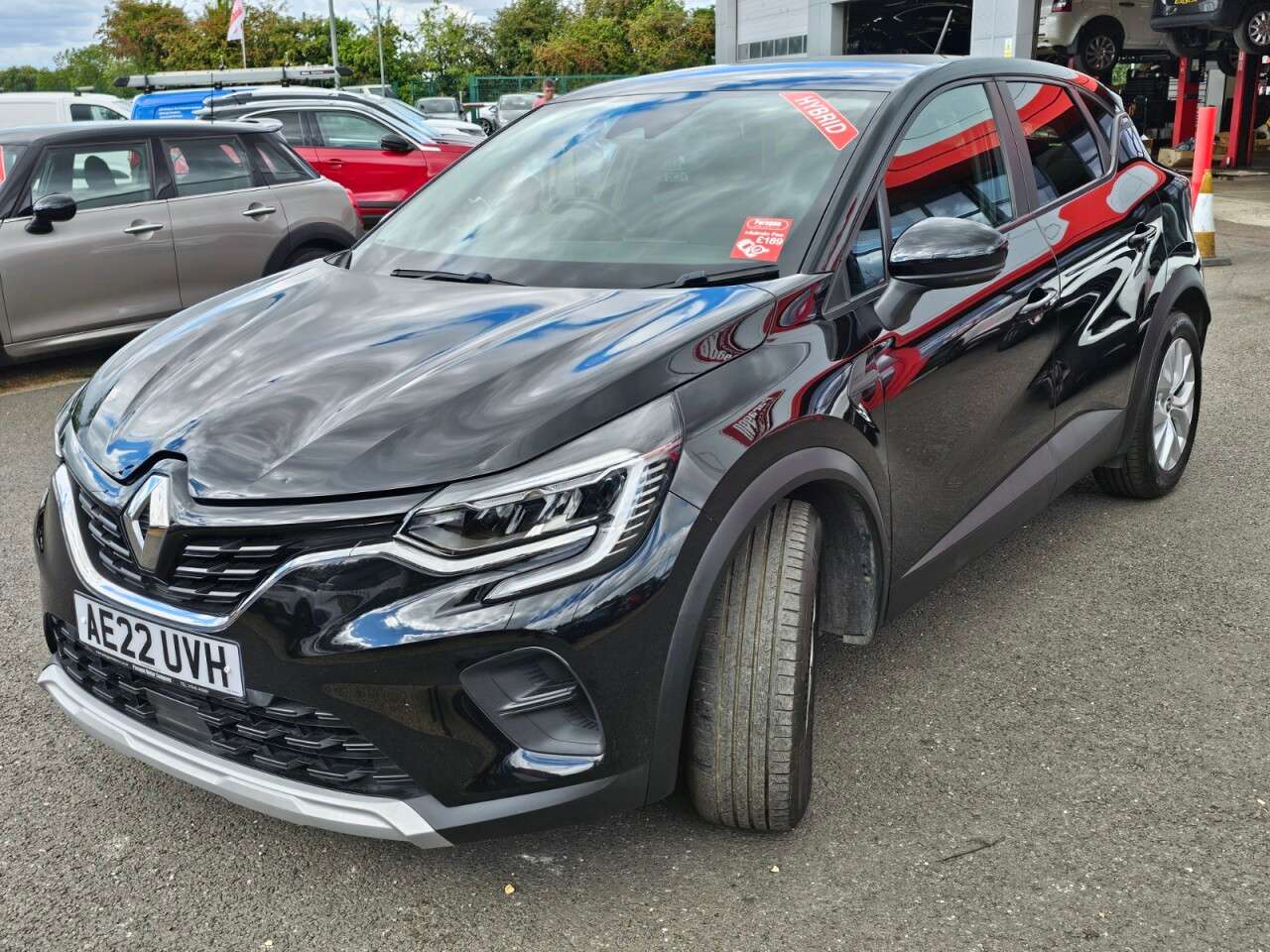 A 2022 RENAULT CAPTUR 1.6 E-TECH Iconic Edition SUV 5dr Petrol Hybrid Auto Euro 6 (s/s) (145 ps) A 2022 RENAULT CAPTUR 1.6 E-TECH Iconic Edition SUV 5dr Petrol Hybrid Auto Euro 6 (s/s) (145 ps)