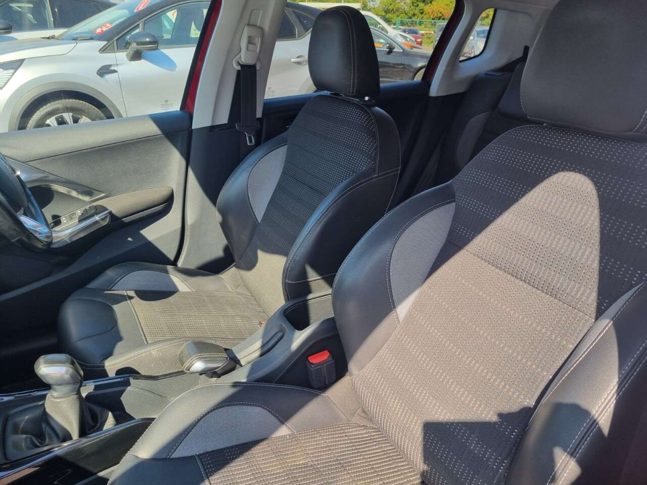 2017 PEUGEOT 2008 2017 PEUGEOT 2008
