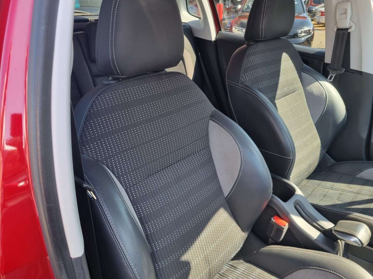 2017 PEUGEOT 2008 2017 PEUGEOT 2008