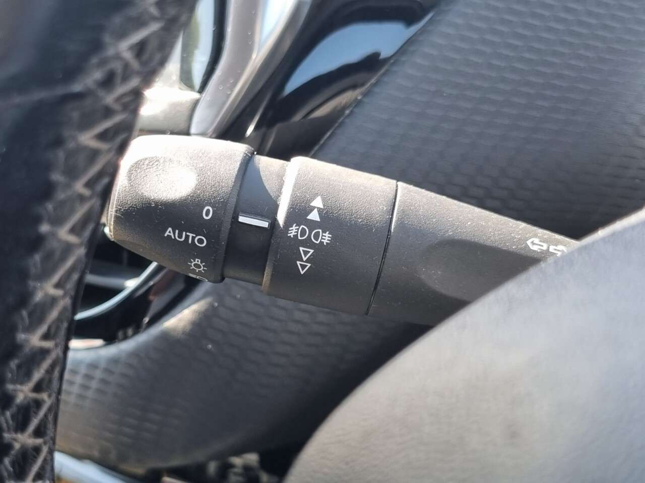 2017 PEUGEOT 2008 2017 PEUGEOT 2008
