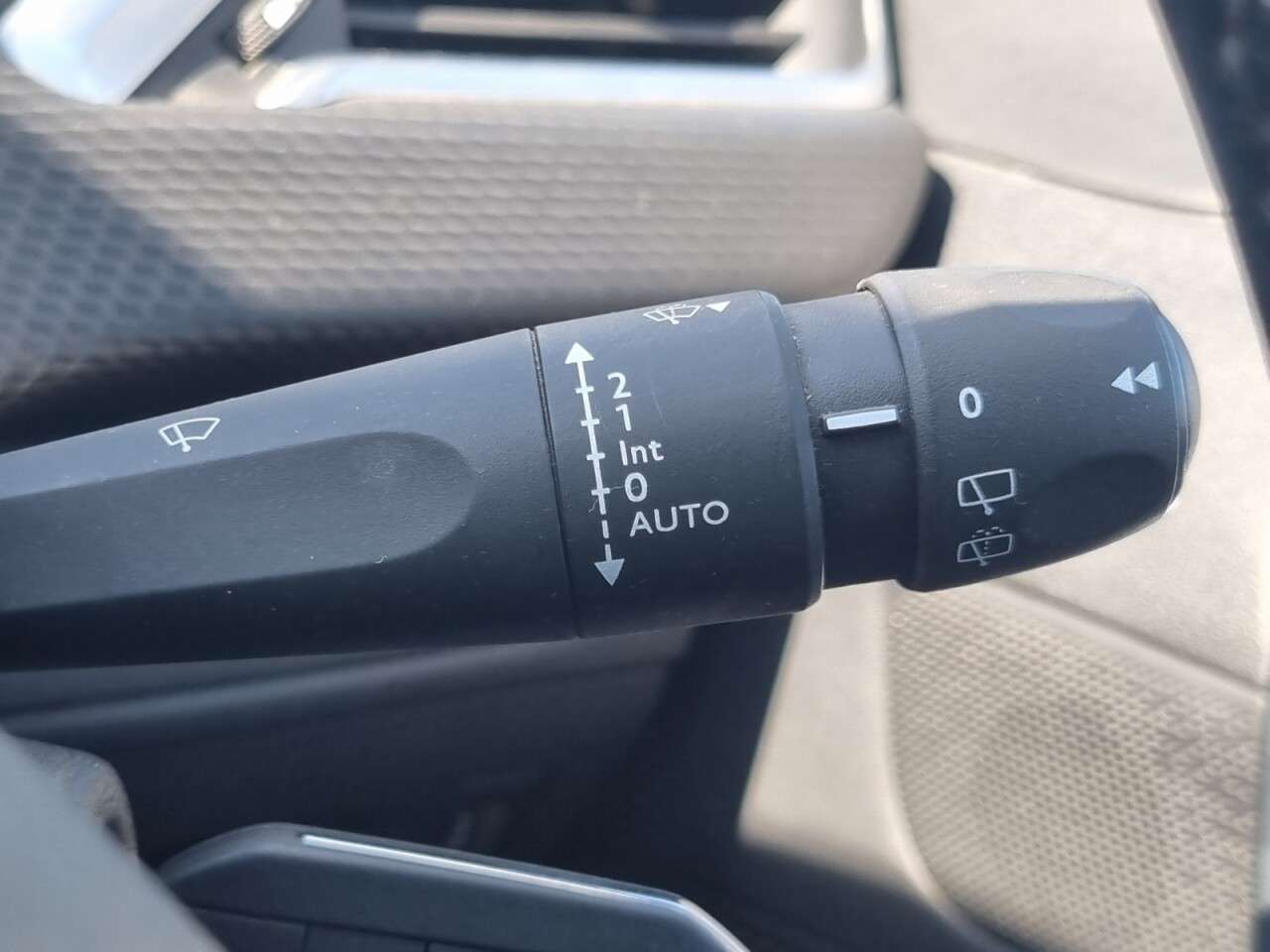 2017 PEUGEOT 2008 2017 PEUGEOT 2008