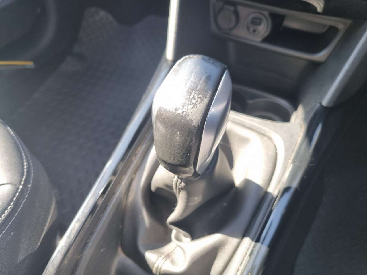 2017 PEUGEOT 2008 2017 PEUGEOT 2008