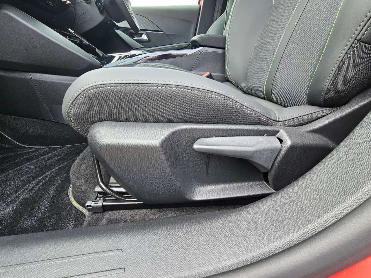 2024 PEUGEOT 208 2024 PEUGEOT 208