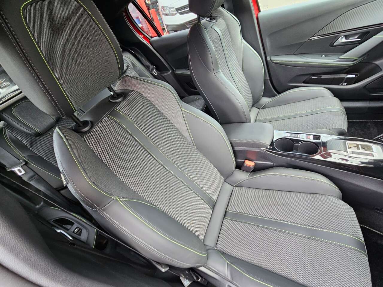 2024 PEUGEOT 208 2024 PEUGEOT 208